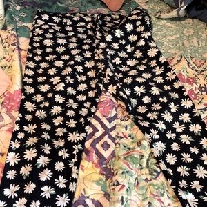 Old Navy daisy pants
